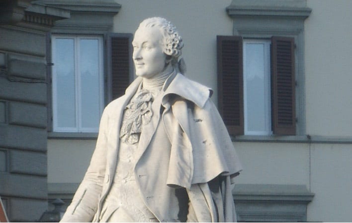Statua di Carlo Goldoni (Firenze, foto Wikipedia - particolare)